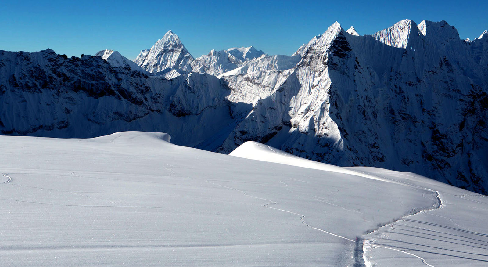 ISLAND PEAK WITH THREE PASS