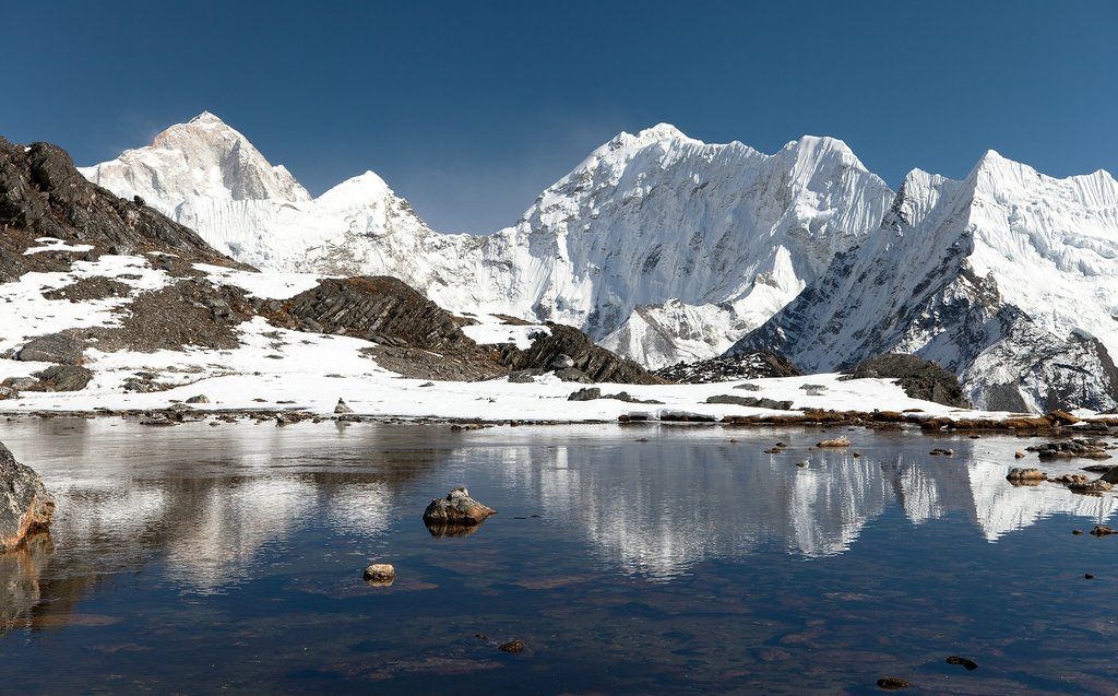 MAKALU BASECAMP TREK