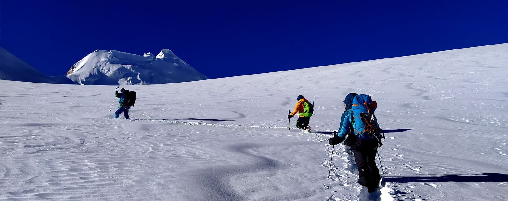 MUSTANG SARIBUNG PASS PEAK (6330 M)